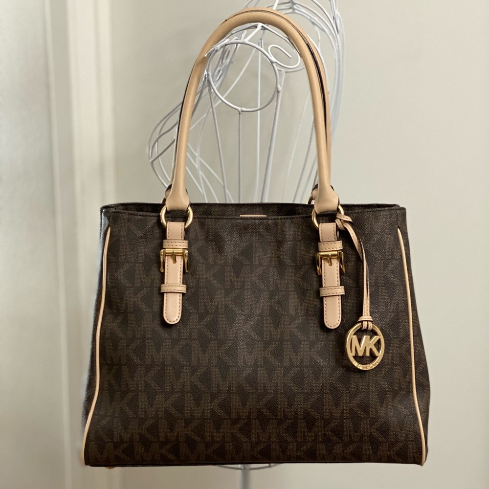 Classic Michael Kors Purse 👜